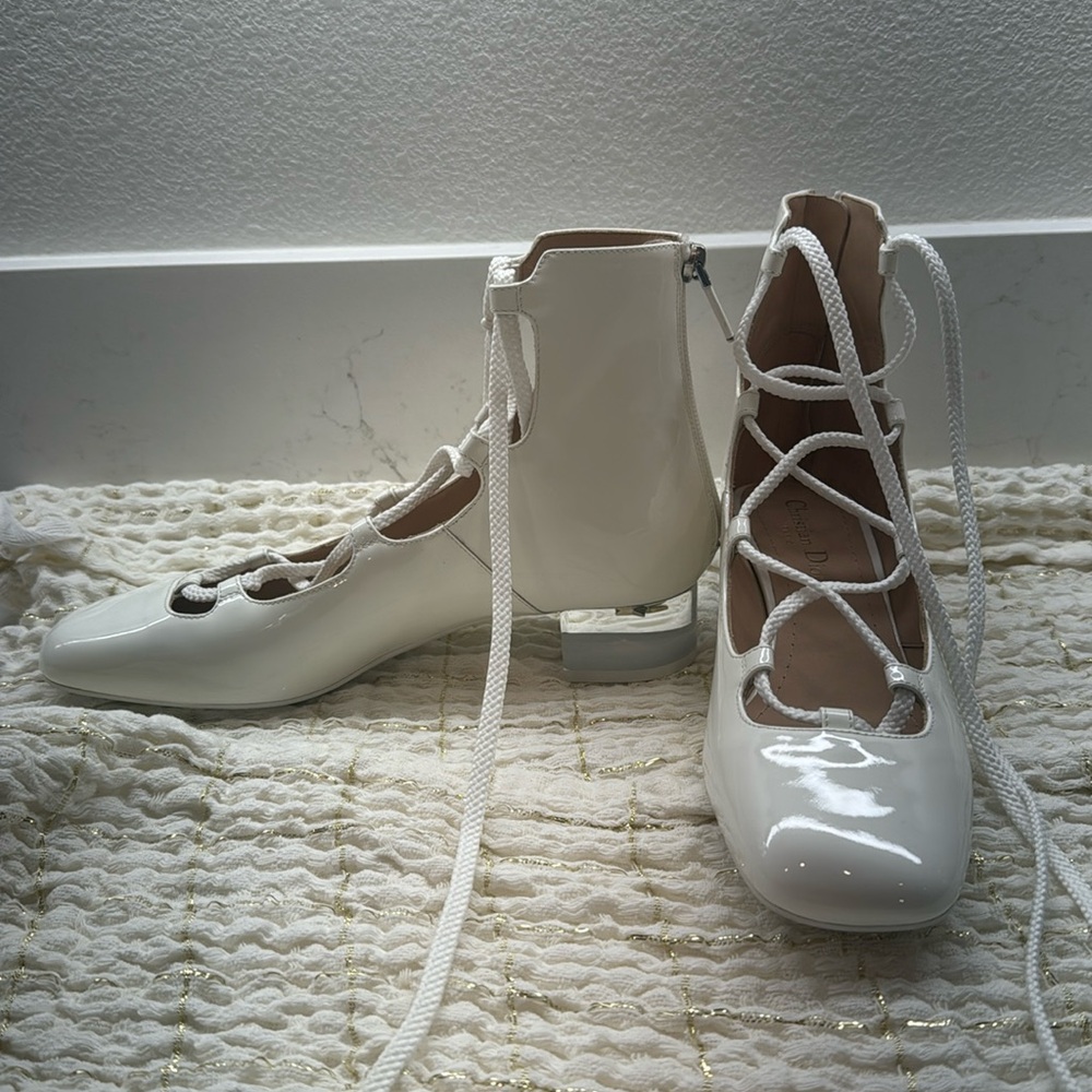 Dior flats . Brand new . No defects no scratches.